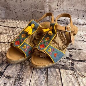 Brand new girls tassel embroidered wedge sandals